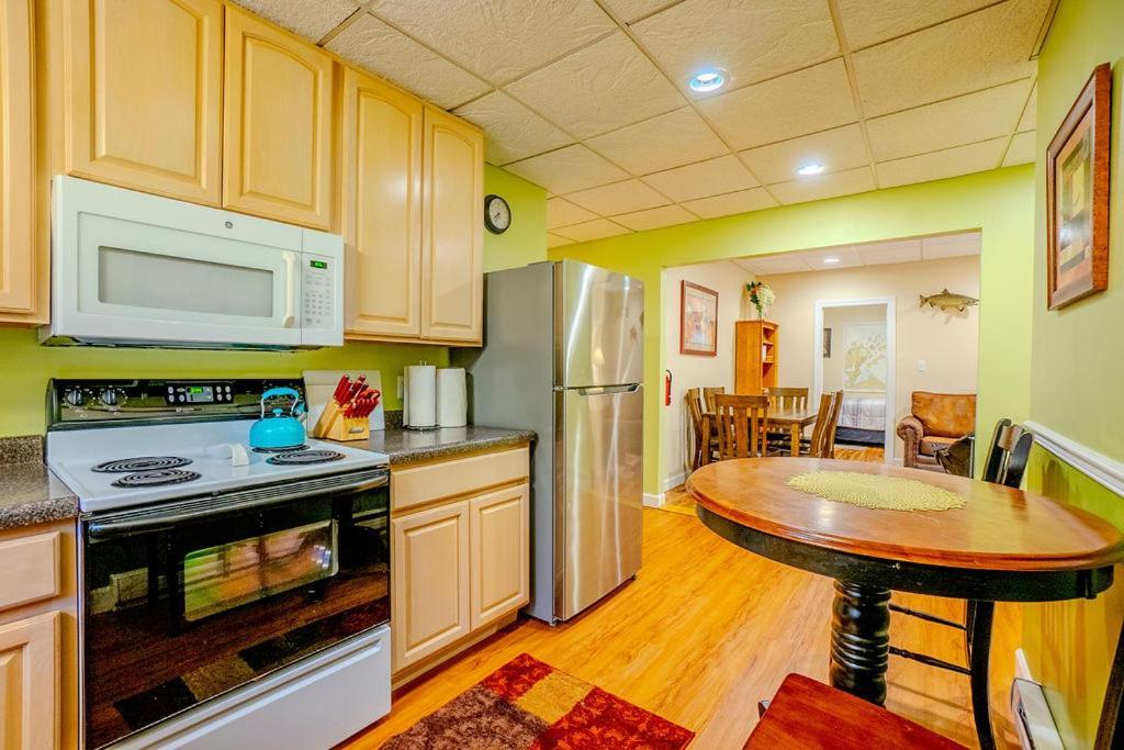 Hidden Gem, 3 Bed Cozy Condo - Dogs Welcomed Бейфийлд Екстериор снимка
